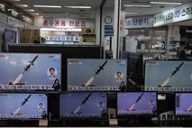 Pjongjang prvič po nastopu Bidna izstrelil raketi