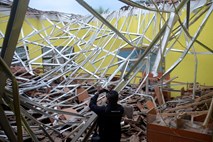  Potres na Javi zahteval več smrtnih žrtev