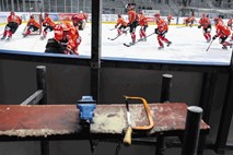 Politične igre tresejo hokejske Jesenice