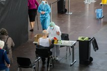 V Sloveniji  včeraj   potrdili 1034 okužb z novim koronavirusom, 7-dnevno povprečje padlo na 706