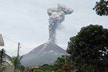 V Indoneziji znova izbruh vulkana Sinabung 