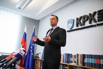 Predsednik KPK Šumi predal letno poročilo predsedniku DZ Zorčiču