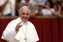Vatikan dopolnil cerkveni zakonik z navodili glede spolnih zlorab