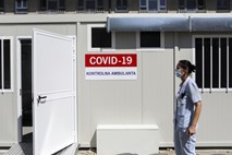 V četrtek potrdili 280 okužb z novim koronavirusom, umrla dva covidna bolnika