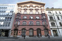 Življenje v znamenitih ljubljanskih stavbah – Vurnikova hiša: Erkerji s pogledom na Miklošičevo