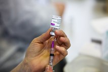 Ema: Dva odmerka cepiva naj bi ščitila pred okužbo z delta različico