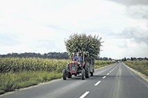 Kmetje zahtevajo sestanek z Janšo in 380 milijonov evrov