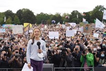 Udeležence podnebnih protestov v Berlinu nagovorila Greta Thunberg