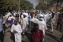 V Sudanu množični protesti proti državnemu udaru