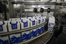 Najboljši tuji investitorji za 2021 so Ljubljanske mlekarne, Comtrade in Papirnica Vevče