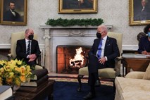 Biden in Scholz pred pogovori v Beli hiši poudarila enotnost in usklajenost glede Ukrajine
