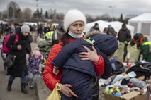 Stranke naklonjene sprejemu ukrajinskih beguncev, nekatere skeptične o možnih kapacitetah