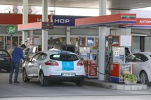 Vlada ne bo podaljšala regulacije cen bencina in dizla