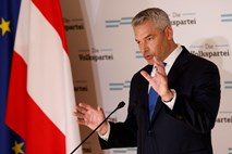 Avstrija: Nehammer preoblikoval svojo ministrsko ekipo