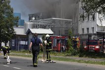 #foto #video Eksplozija v kemični tovarni: vzrok človeška napaka, pet oseb najverjetneje umrlo