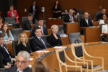 Vodje poslanskih skupin v ponedeljek na posvet k Pahorju, v sredo že možno glasovanje o kandidatu za mandatarja