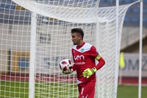 Po dogovoru o prestopu v Maribor suspendirali vratarja Mure