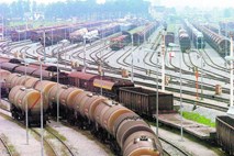 Štirje tovorni tiri za bodočo hitro železnico