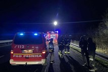 Na gorenjski avtocesti umrli dve osebi, pri Kranju v smeri Ljubljane sedemkilometrska kolona