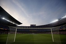 Barcelona nad velikanski dolg s trženjem imena stadiona