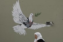 V Betlehemu rešili izgubljen Banksyjev mural