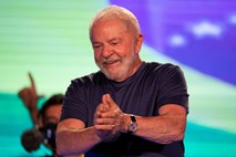 Lula pred predsedniškimi volitvami v Braziliji pridobiva prednost pred Bolsonarom