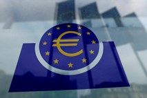 Podpredsednik ECB de Guindos: Evrsko območje se približuje scenariju recesije


