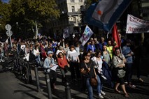 Stavka v Franciji povzroča motnje v javnem prometu

