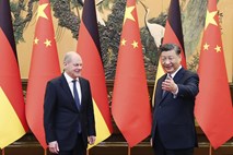 Scholz pozval Kitajsko, naj vpliva na Moskvo za končanje vojne v Ukrajini





