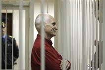 Nobelovemu nagrajencu Bjaljackemu grozi do 12 let zapora zaradi domnevnega tihotapljenja denarja