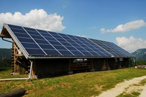 Več sredstev za manjše sončne elektrarne