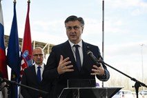Opozicija v hrvaškem saboru bo zahtevala odpoklic Plenkovića po razkritju spornih SMS-sporočil njegovih sodelavcev