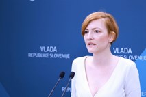 NSi interpelacijo zoper Asto Vrečko poslala v sopodpis SDS in manjšinskima poslancema

