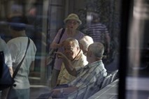 Med izhodišči za pokojninsko reformo po zagotovilu ministrstva ni dviga upokojitvene starosti