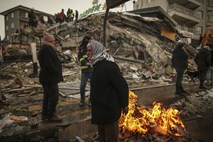 Nov potres na vzhodu Turčije porušil več poškodovanih stavb