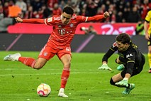 Bayern se je po zmagi nad Borussio iz Dortmunda vrnil na vrh bundeslige
