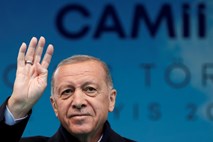 Erdoganov tekmec obtožuje Rusijo vmešavanja v volilno kampanjo, Kremelj to zanika
