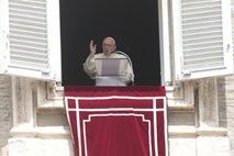 Papež Frančišek izdal posodobljeno vatikansko ustavo