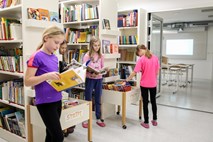 Mednarodna raziskava PIRLS 2021 pokazala upad bralnih dosežkov četrtošolcev