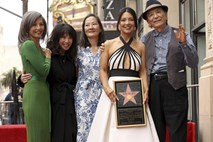 Igralka Ming-Na Wen z zvezdo na hollywoodskem Pločniku slavnih