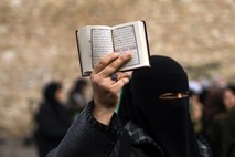 Svet ZN po sežigu Korana obsodil versko sovraštvo