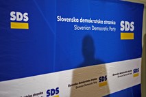 Poslanci SDS: Vladno odzivanje na neurja so zgolj PR akcije

