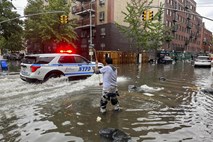 #foto #video: Izredne razmere: poplavljena podzemna železnica, pod vodo del Brooklyna