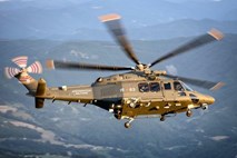 #foto Slovenska vojska kupuje šest italijanskih večnamenskih helikopterjev