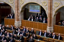 Madžarski parlament podprl članstvo Švedske v Natu