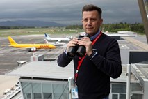 #intervju Jan Jolić Lieven, vodja letališke kontrole zračnega prometa Brnik: Zemeljskega radarja kljub megli še ne premorejo