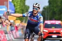 Giro: Alaphilippu trojček na grand tourih, Pogačar ostaja trdno v sedlu