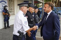 Macron na Novi Kaledoniji pozval k umiritvi razmer