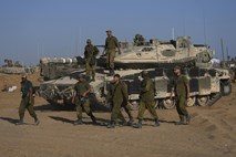 Kljub odločitvi meddržavnega sodišča Izrael še naprej nadaljuje z napadi