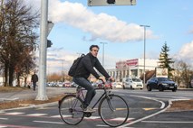 S kolesom v službo: udeleženci akcije šestkrat obkrožili zemljo